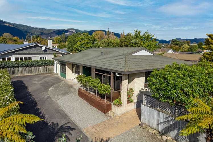 2/63 Neale Avenue Stoke_1