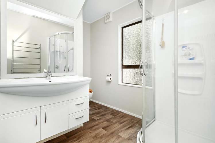 23f Kennedy Grove Stokes Valley_12