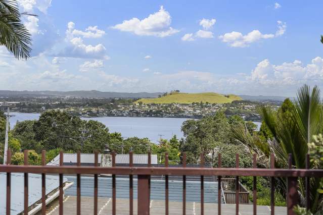 Elevated & Sunny Home with Sea Views