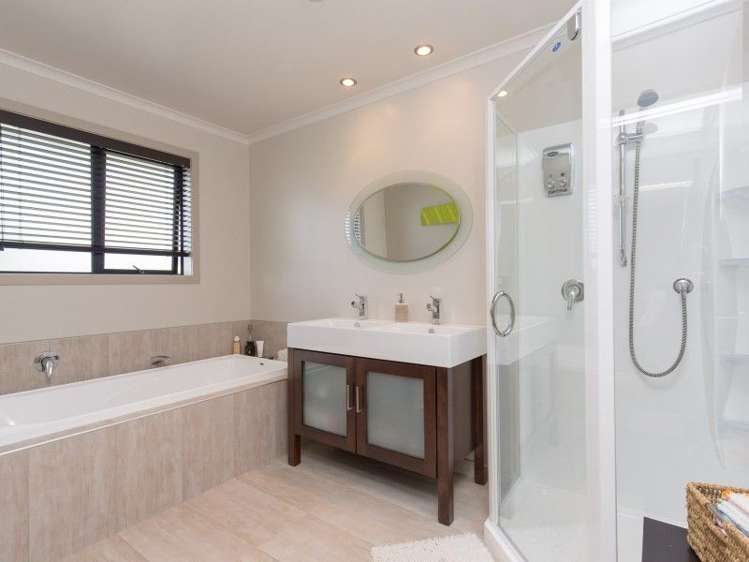 42 Dale Street Albert Town_11