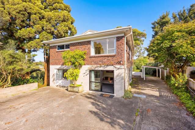 Waterfront Home & Income - Water views & Privacy