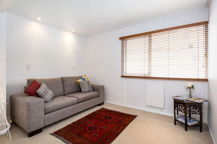 1/18 Holdaway Avenue Northcote_15