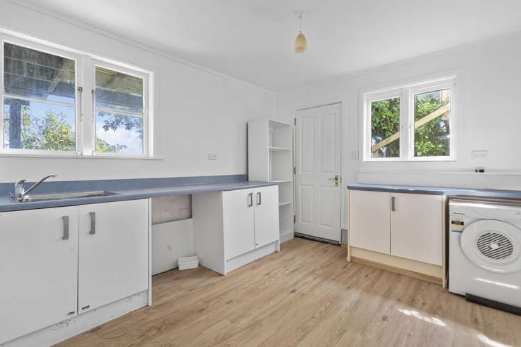 36 Roys Road Plimmerton_14