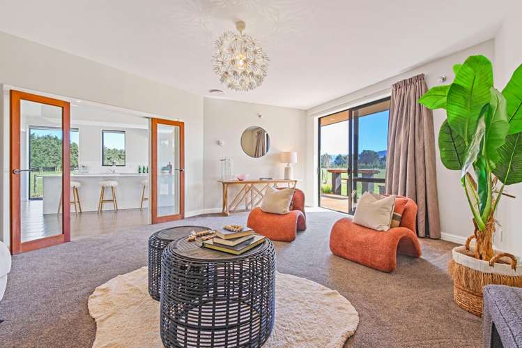 102 Glews Road Cust_14