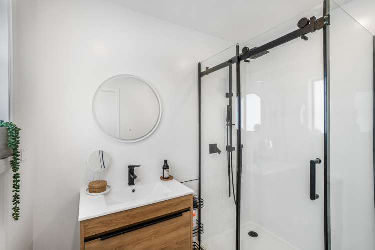 47 Percy Kinsman Crescent Riverstone Terraces_11