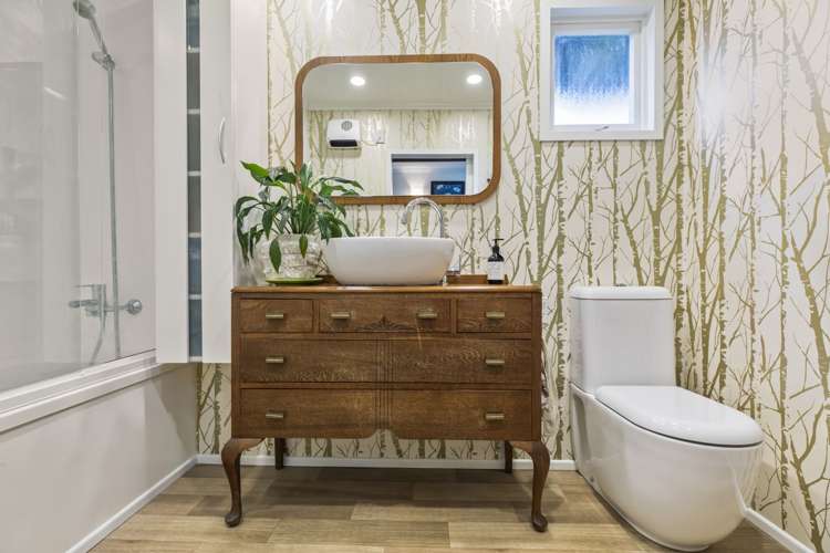 2/24 Shetland Street Glen Eden_13