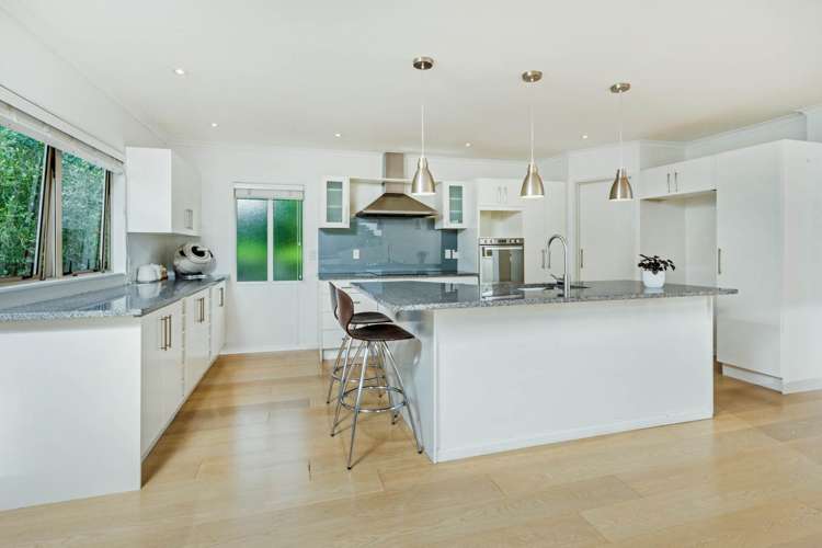 18 Saint Clair Place Browns Bay_11