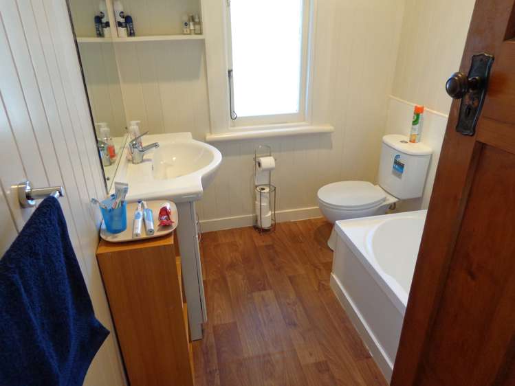 10 King Street Chertsey_13