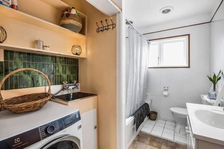 2/95A Freyberg Street Lyall Bay_10