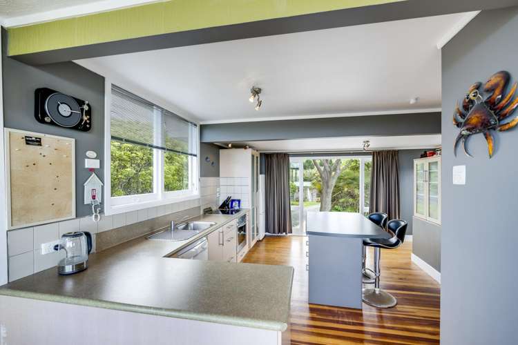 242 Whirinaki Road Bay View_13