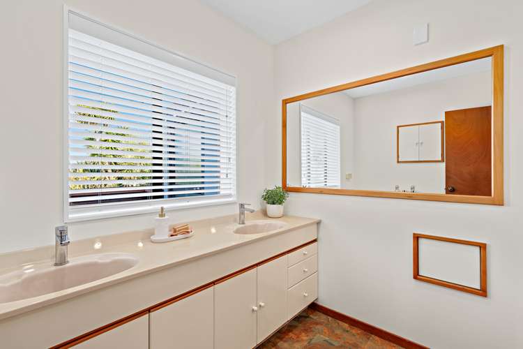 27 Riverside Drive Point Wells_19