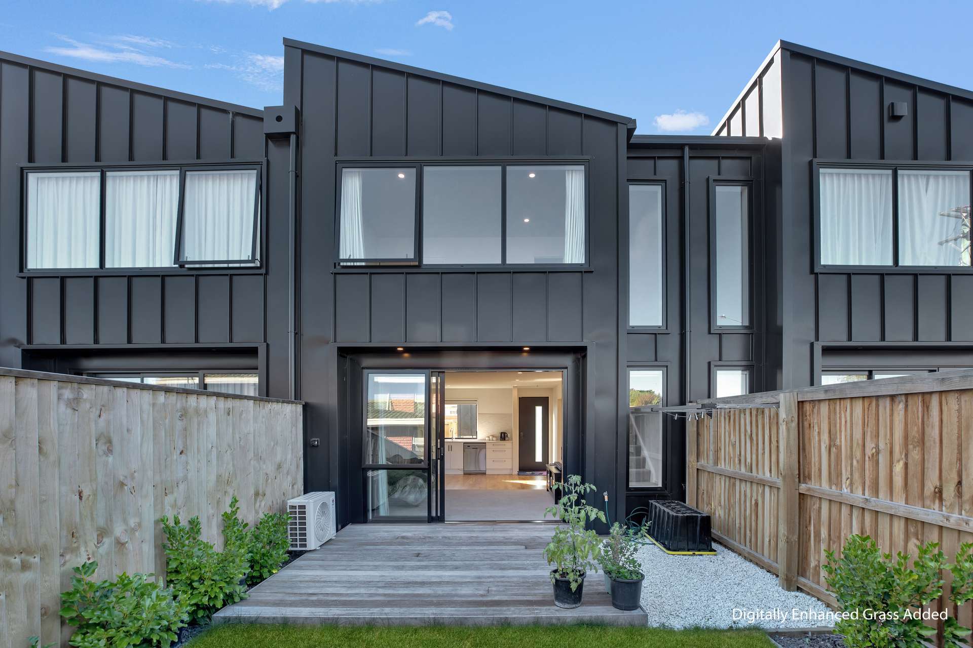 2/9 Marcroft Street Woolston_0