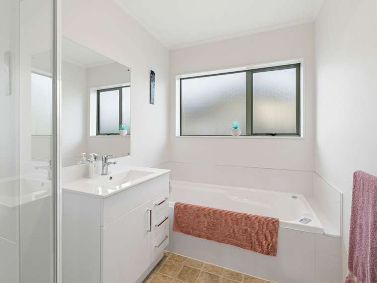 5 Wilson Place Marton_16