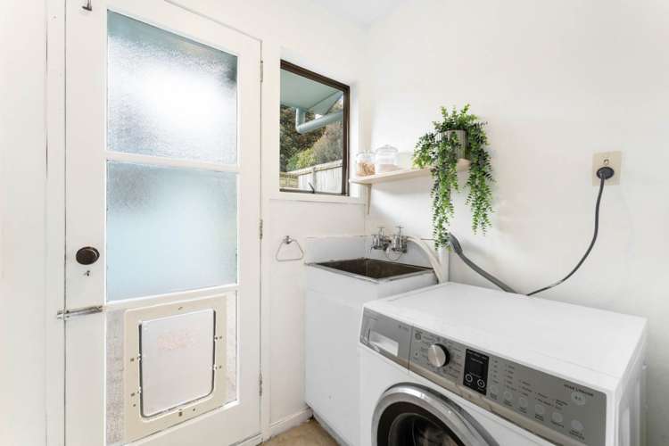 2/61 Oaktree Avenue Browns Bay_17