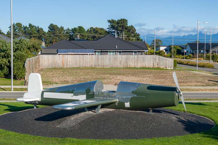 2 Kittyhawk Road Burleigh_7