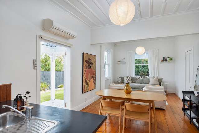 2/13 Tasman Avenue Mount Albert_3