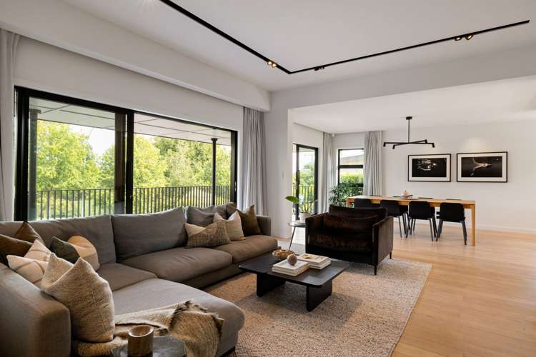 788 River Road Chartwell_4