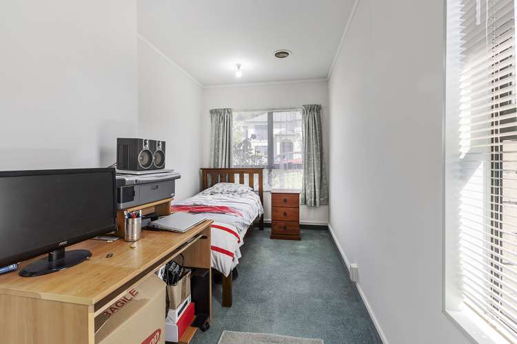 39 Bowes Crescent Strathmore Park_10