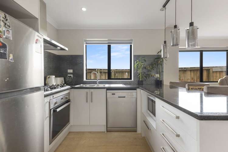 87 Naylors Drive Mangere_11