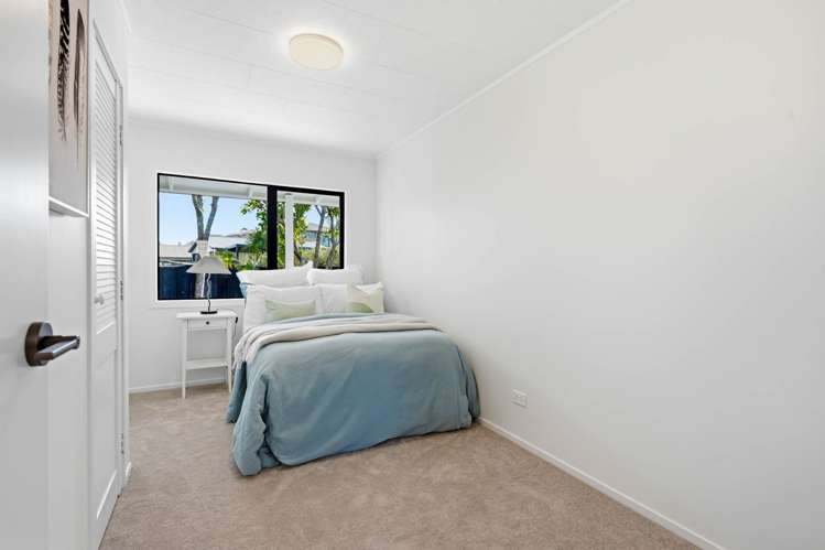 37 & 37A Glennandrew Drive Half Moon Bay_17