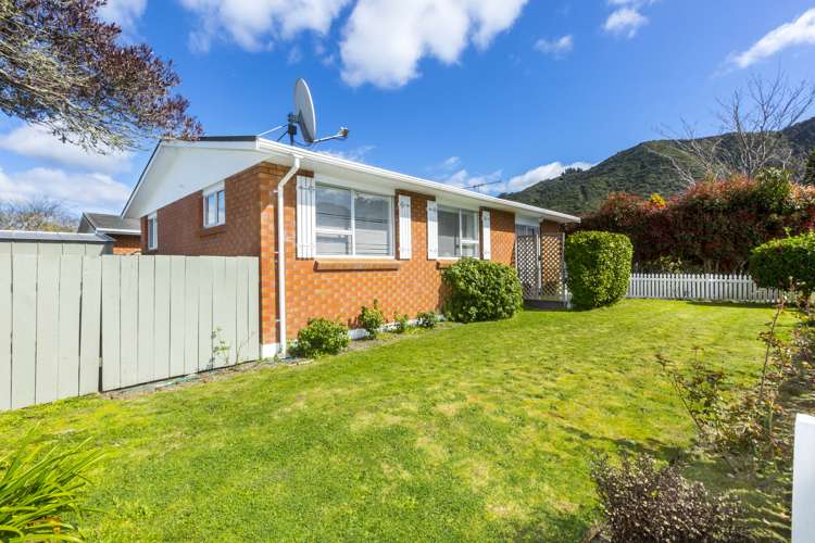 1/9 Denver Grove Totara Park_2