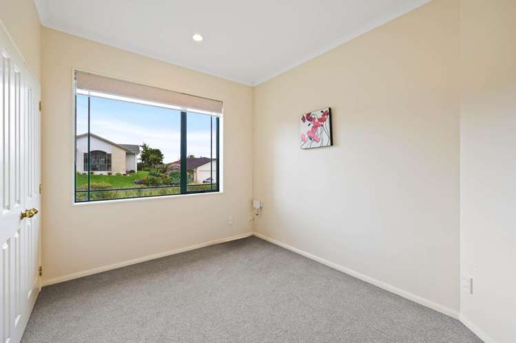 8 Amesbury Rise Henderson_23