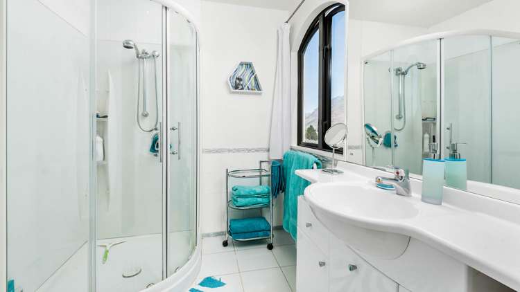 8 Garland Terrace Kelvin Heights_19