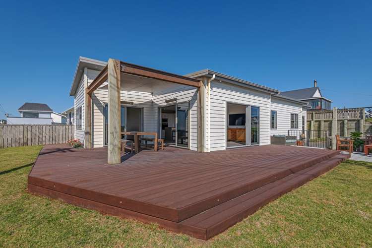 20 Ocean Beach Street Foxton Beach_1