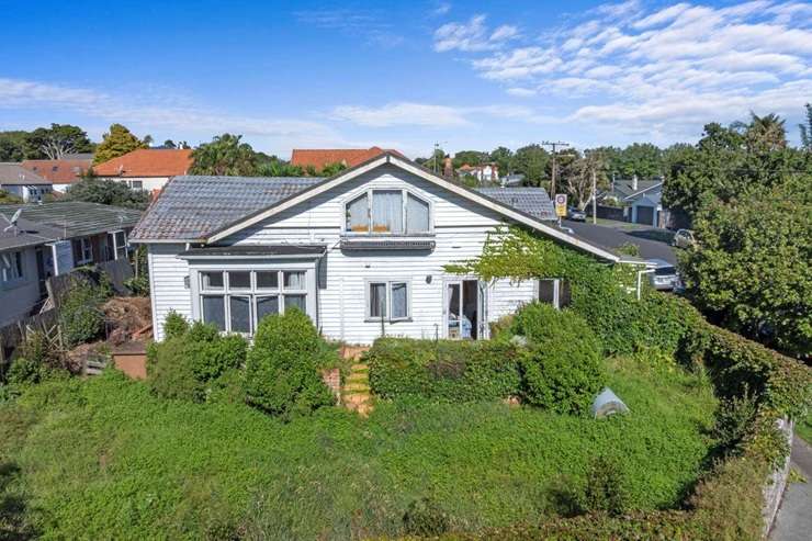 A seven-bedroom villa on 30 Owens Road, in Auckland’s Epsom, is on the market and could be restored to become a boutique hotel. Photo / Supplied