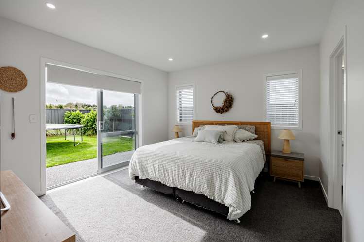 35 Arihi Crescent Frimley_5