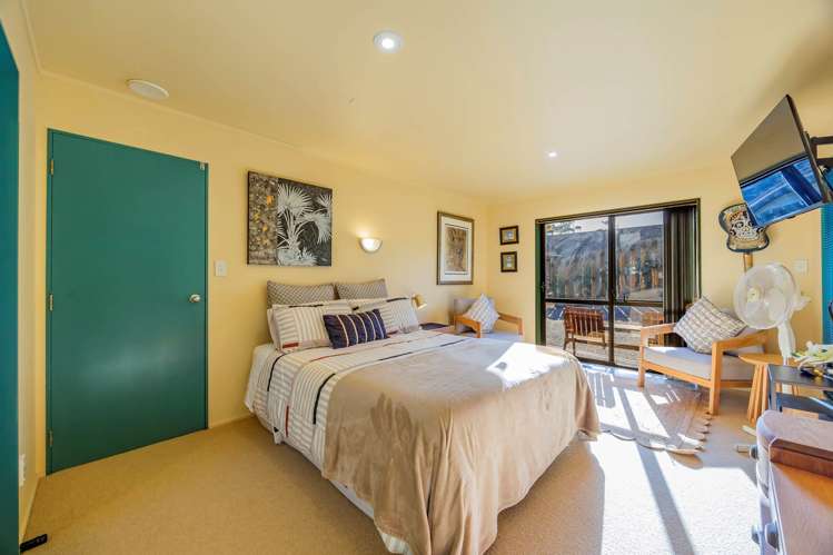 1/1031 Beach Road Torbay_19