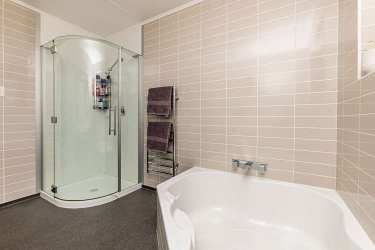 4 Oak Place Gleniti_12