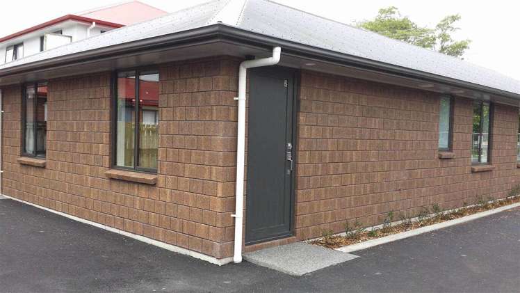 2/173 Knighton Road Hillcrest_1