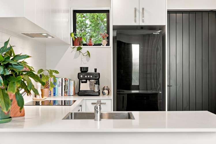 1 Tokai Place Glen Eden_11