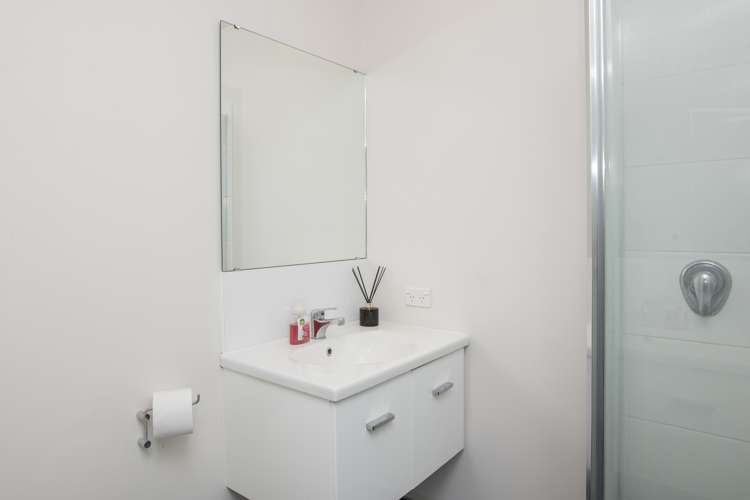 11/90 Customhouse Street Gisborne_9