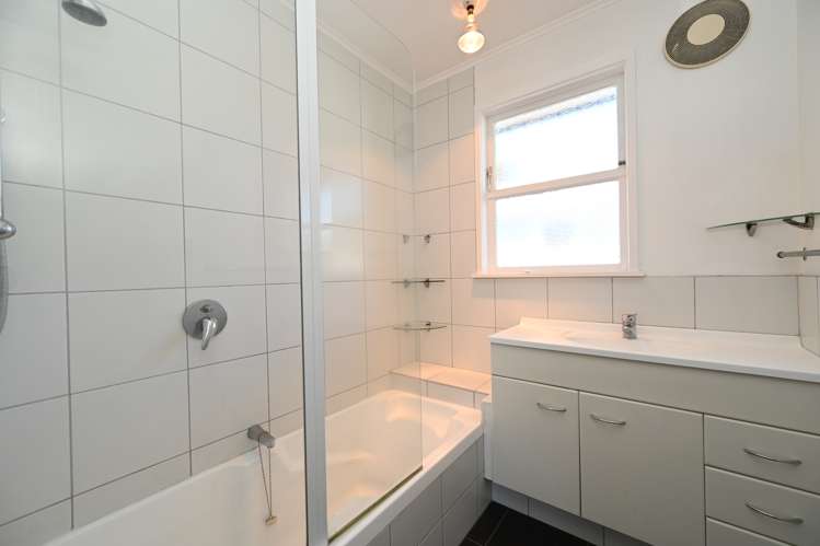 67 Wycliffe Street Onekawa_8