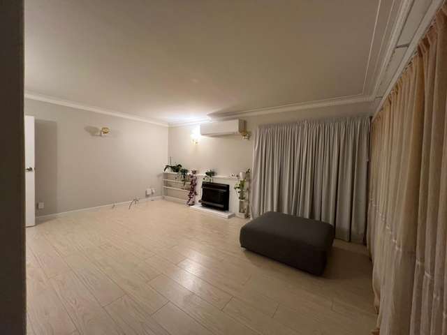 17 Bradbury Road Botany Downs_3