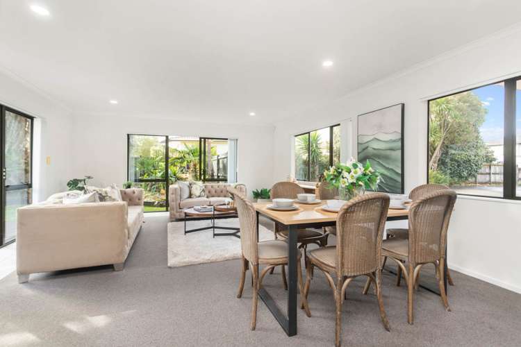 2/47 Carnoustie Drive Wattle Downs_7