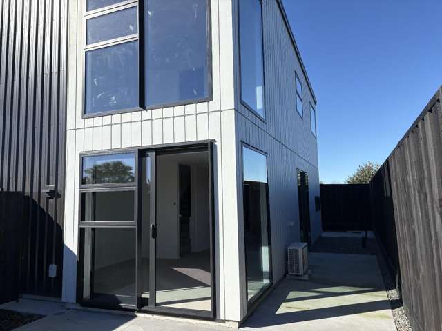 8/260 Chadwick Road 1072_1