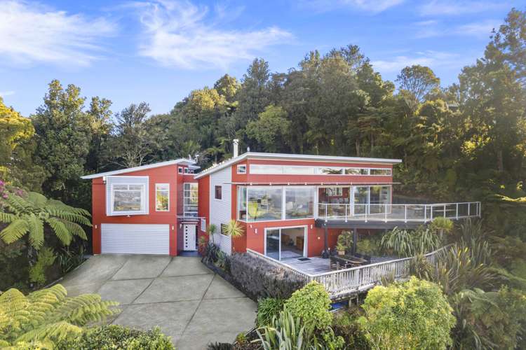 535 Scenic Drive Waiatarua_24