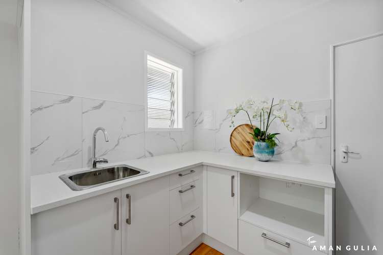 7 Currie Avenue Hillsborough_15