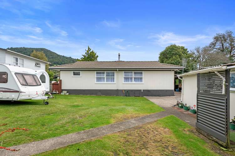 4 Roger Street Pukehangi_12
