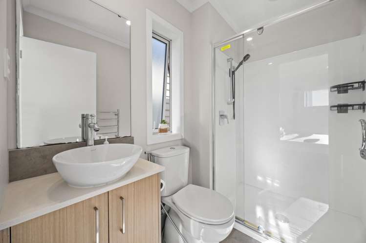 39 Arrowsmith Drive Flat Bush_13