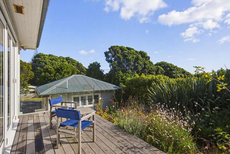 7 Tangahoe Street Paekakariki_40