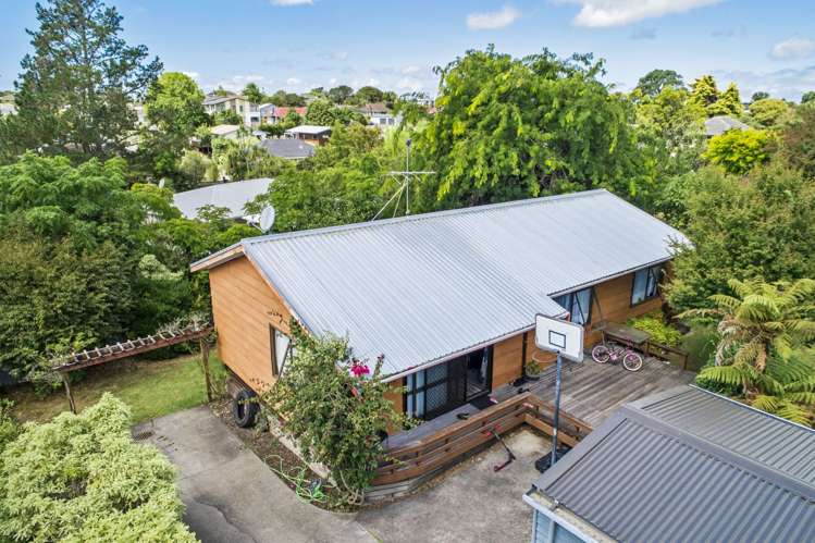 1/18 Neil Avenue Te Atatu Peninsula_11