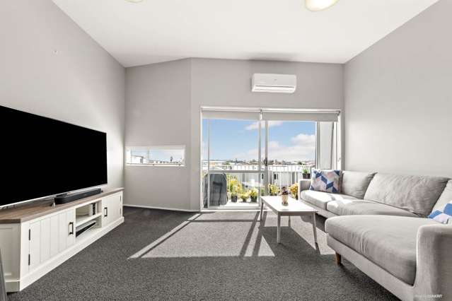 42/7 Kelvin Hart Drive East Tamaki_1