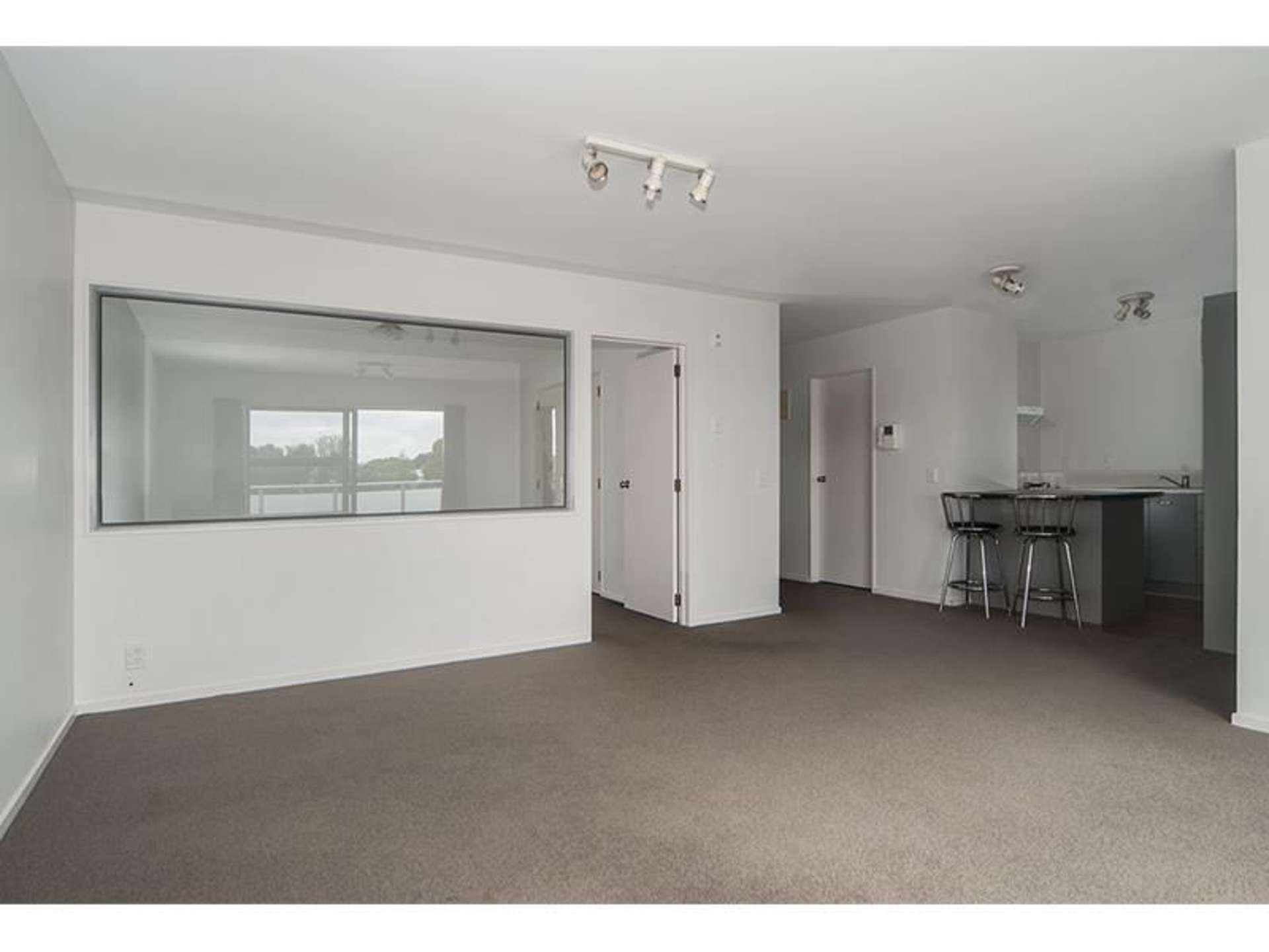 2e/86a Rockfield Road Penrose_0