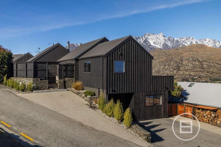 19 Stone Ridge Place Queenstown Hill_21
