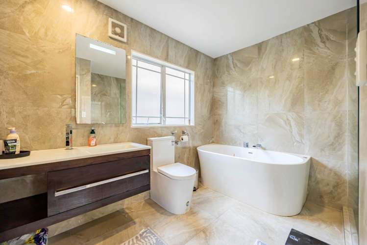 2/32 Spencer Road Pinehill_17