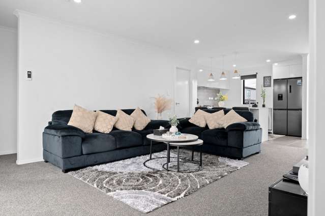 1/51 Cabourne Drive Glenview_3